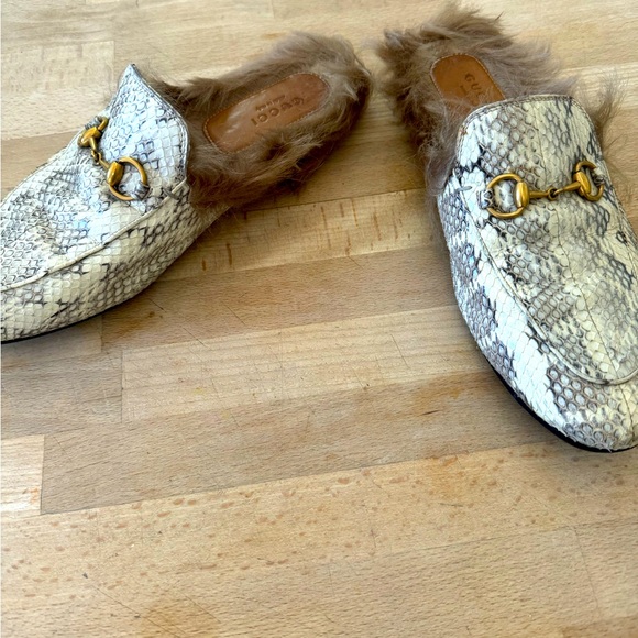 Gucci snakeskin slides with fur trim size 39 women’s - Picture 2 of 5
